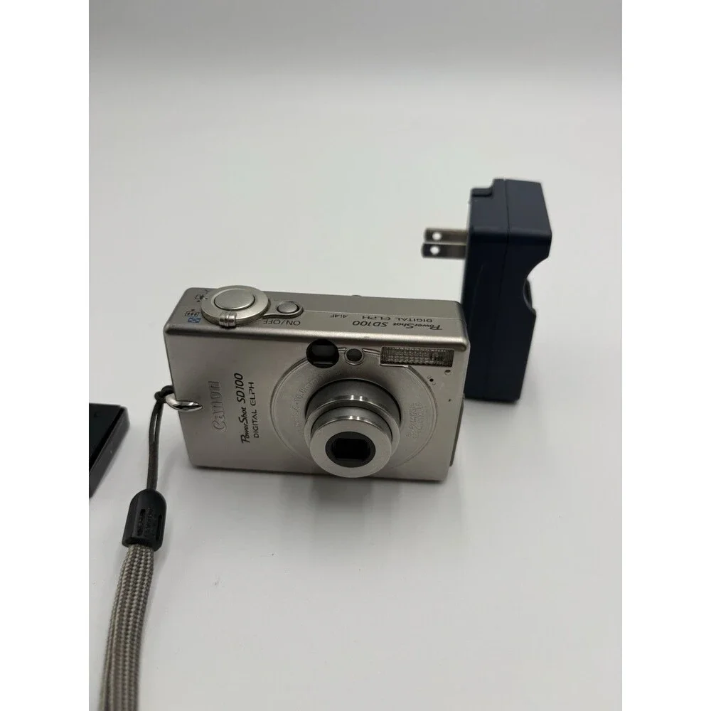 Canon PowerShot SD100 3.2 MP Digital ELPH Camera Powers On-No Memory Card